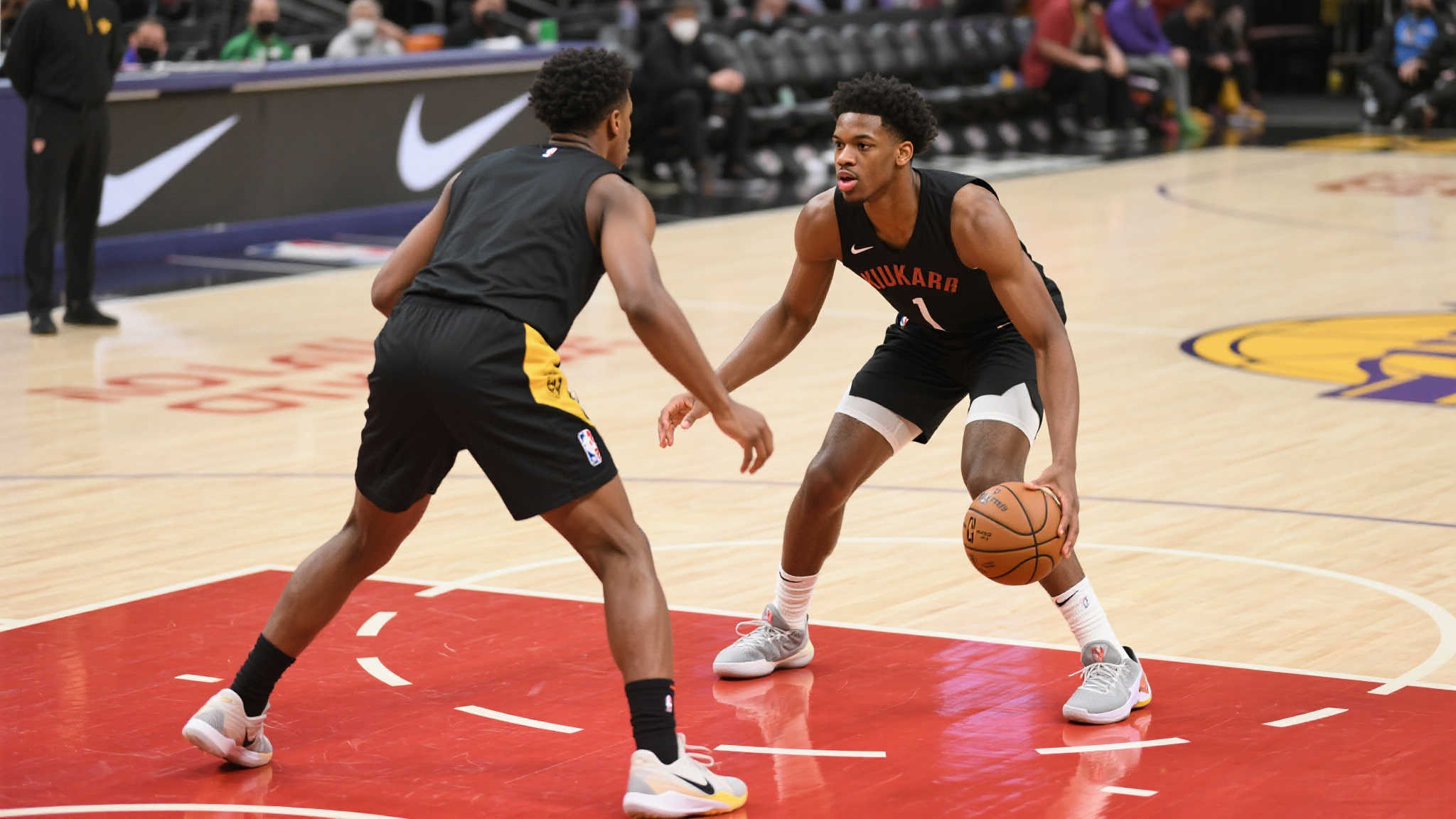 库明加刻苦特训,聚焦运球与投篮提升 作为一名锋卫摇摆人,库明加拥有强大的爆发力,这使他